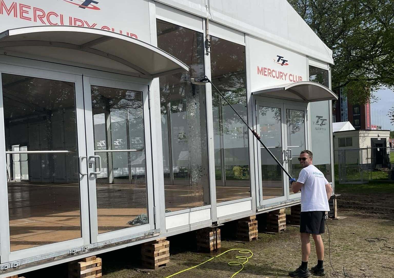 Aqua Mann window cleaning