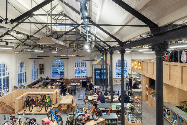 horncastle:thomas Limited