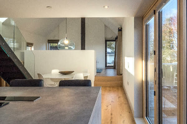 horncastle:thomas Limited