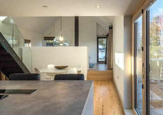 horncastle:thomas Limited