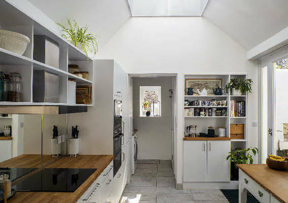 horncastle:thomas Limited