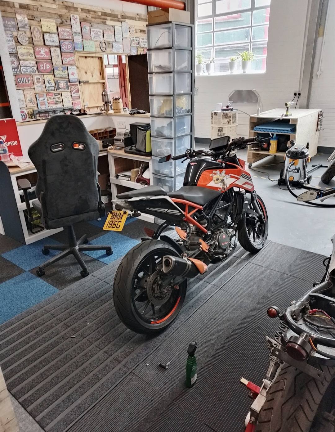 John Rock Racing Detailing