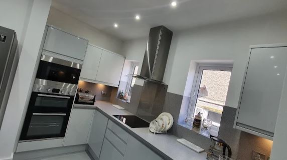 Darren Challis Kitchen Installation Services Ltd